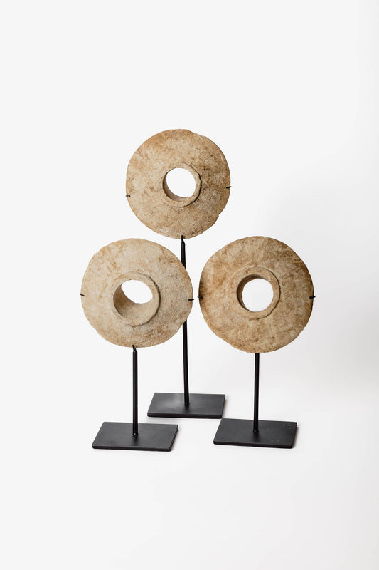 Piedra Molino en Pedestal