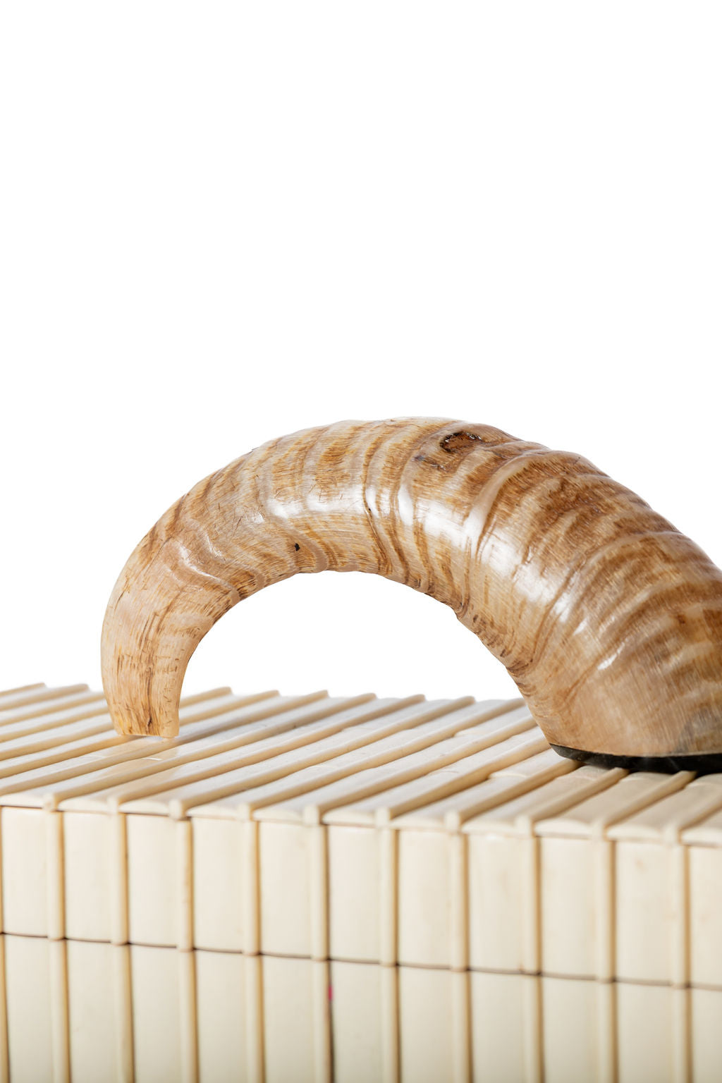 Caja Marfil con Cuerno