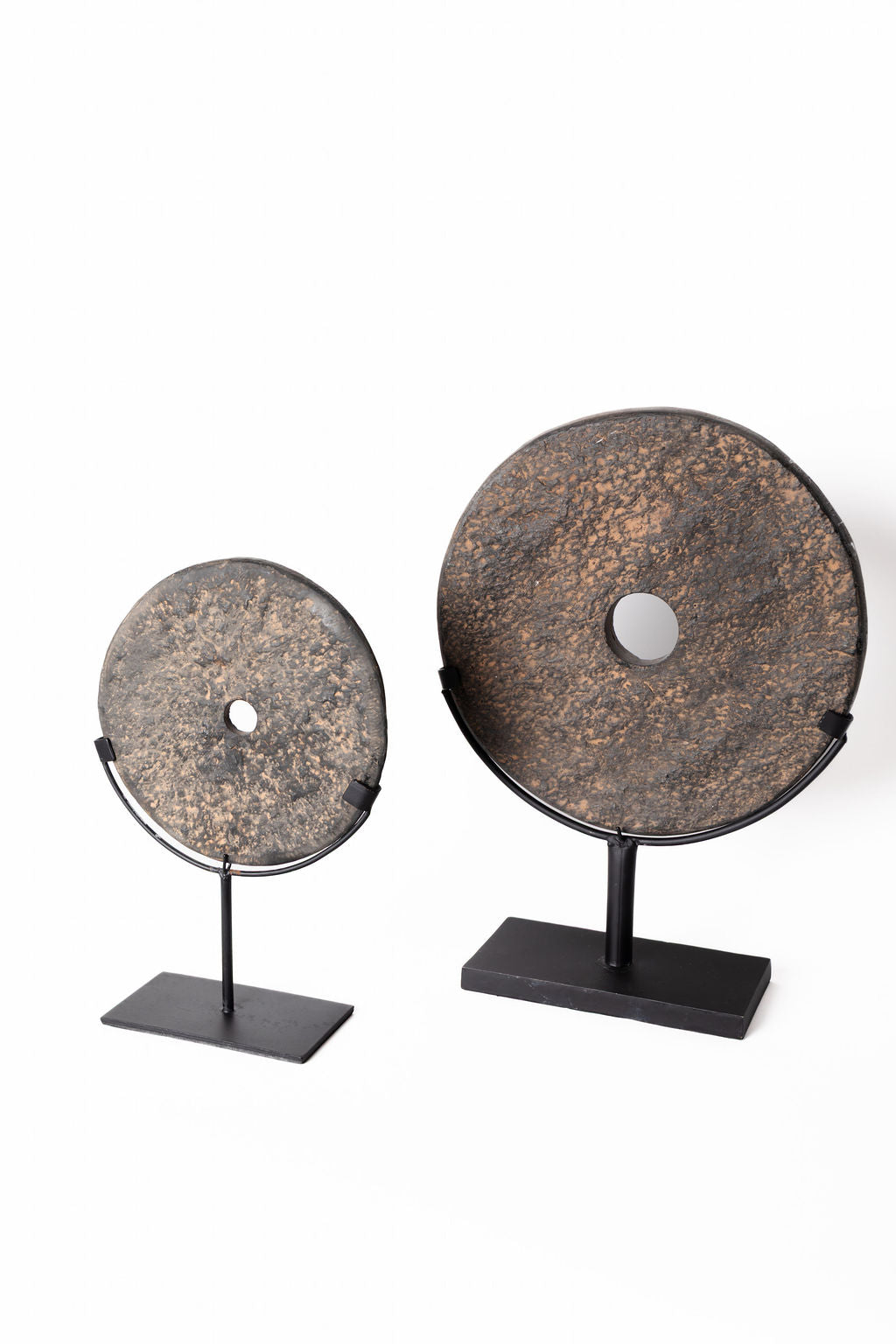 Disco Negro Lava en Pedestal
