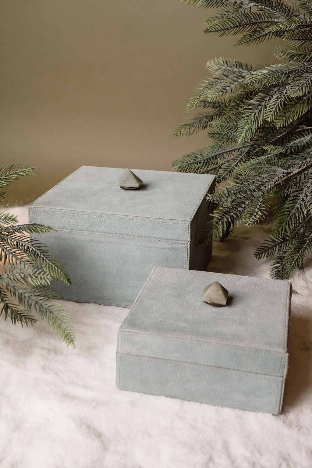 Caja Gamuza con Piedra