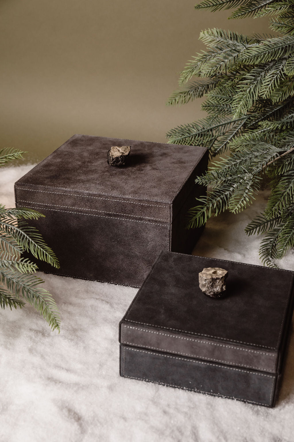 Caja Gamuza con Piedra